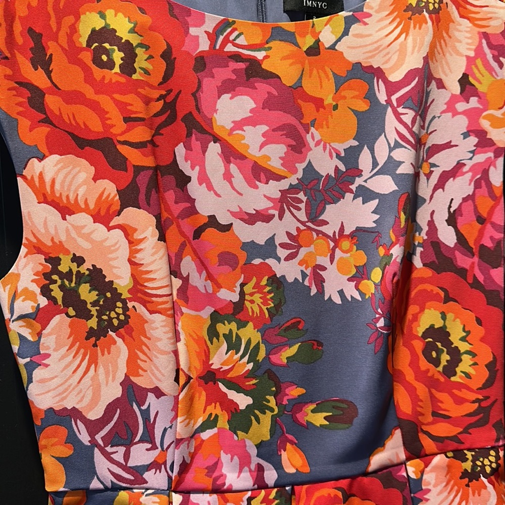Vibrant large format spring floral fit and flare size 4 (runs lrg) party dress - Picture 2 of 5